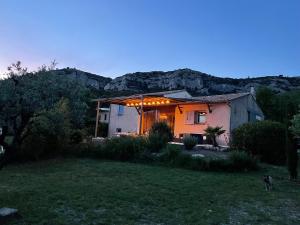 Villas Une maison en Provence piscine au pied du Luberon : photos des chambres