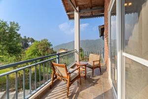 Himvan by Akama Homes