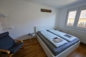 M52 Buda by Danube & Castle View