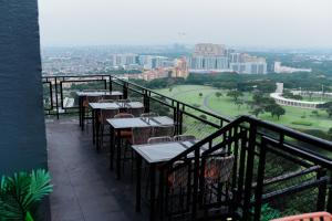 Luxe Suite at BCCT - BGCs Prime Studio - Gym, Infinity Pool with breathtaking skyline view