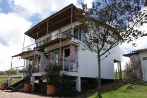 伊卡米拉多尔苏埃斯卡酒店 - 苏埃斯卡