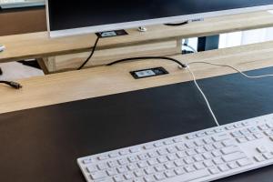 Hamba CLOUDS- self check-in, parking, 24h , VAT