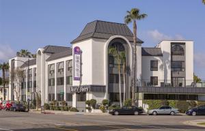 Coast Burbank Hotel
