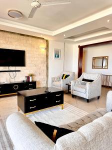 Ocean view 3br four beds , 2nd avenue nyali,behind city mall and nyali centre