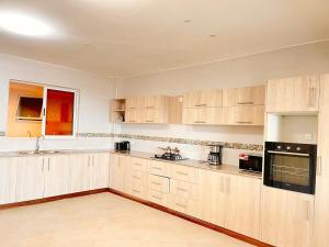 Ocean view 3br four beds , 2nd avenue nyali,behind city mall and nyali centre