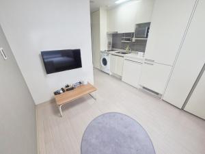 3217#Gangnam Urban Vogue Suites #Top-rated Unit # All-New Furniture & Peaceful Vibe# Sinnonhyeon 1min
