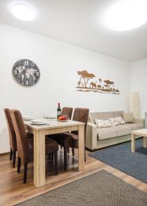 Modern City Hub Apartment with Terrace & Parking