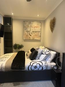 Studio C - Newly renovated private 1 bed studio near Trent Bridge Cricket Ground and National Water Sports Centre