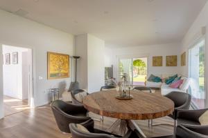 Jardines Fenicios Luxurious and Spacious Villa