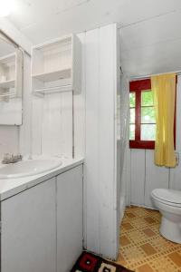 Luxury Camping Cabin with Fireplace near Hanover, New Hampshire