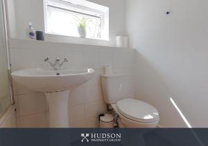 Stylish 2-Bed Maisonette