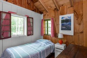 Rustic Cabin in the Woods with Fireplace Ideal for Families near Hanover, New Hampshire