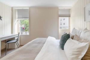 DINBNB Apartments l Sea View I Balcony I Fireplace I Near Bryggen