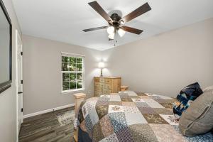 Idilic Cozy Rustic Cabin in Fort Payne, Alabama