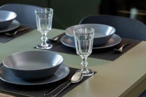 Exceptional Apartment with Parking in Gdynia by Noclegi Renters