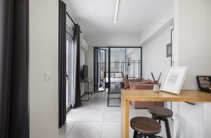 Premium One Bedroom Penthouse with Balcony room in Omnia Pagrati Apartments