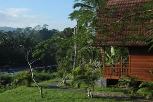 Villa Joglo tepi sungai