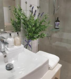 Brand new sunny apartment comfy with views - 2 Bedrooms 2 Baths 2 Parking Gym & Pool