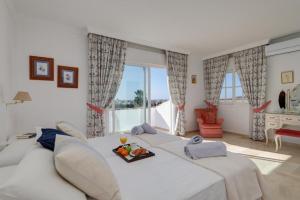 High Class 3 Bedroom Holiday Villa with large pool