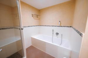 Hotels Les Violettes Hotel & Spa : photos des chambres