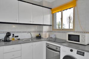 SKOL A103 - Wā Marbella Beach