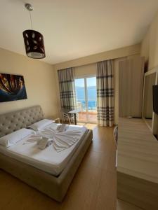 Family Suite with Balcony and Sea View (4 adults) room in Coral Hotel & Resort