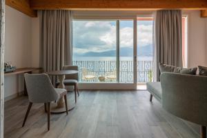 Deluxe Junior Suite with Terrace and Lake View