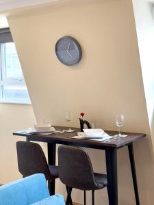 London City Old Street Cute Couple Studio with Balcony Zone 1