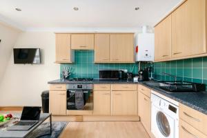 London City Old Street Cute Couple Studio with Balcony Zone 1