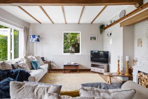 Blue Haze - Family accommodation with private beach access