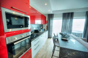 Luxury penthouse with sun terrace & jacuzzi RJOR1-1