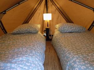 Tentes de luxe Tente familiale au bord de l-eau 8 : photos des chambres