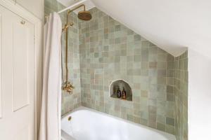 The Nook - Stylish Homestay - Heart of Frome