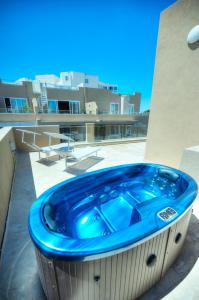 Luxury penthouse with jacuzzi on sun terrace APIC1-2