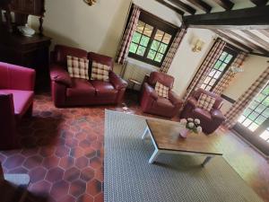 Les Chenes, avec piscine, tennis et lac privatif