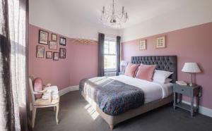 NEW Victorian Residence - sleeps 12