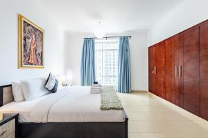 Vibrant 2BR in Burj Views - Near Dubai Mall & Burj