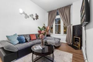 Majestic 2 BR in Knightsbridge KB70