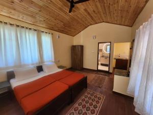 Tamarind Tree Masinagudi