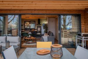 Les Gites du O Forêt-Gîte Orizon avec bain nordique et magnifique vue sur la plaine du forez