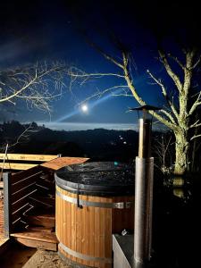 Les Gites du O Forêt-Gîte Orizon avec bain nordique et magnifique vue sur la plaine du forez