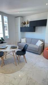 Nouveau ! au centre de Juan, Studio climatisé rénové tout confort à 2 minutes des plages