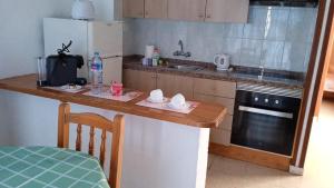 Central location P, terrace with pool view, sunny, quiet, wifi