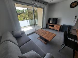 Appartement neuf et climatisé, 4 personnes, à 150m de la plage