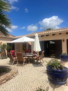 Casa Erica - Beautiful Algarve Farmhouse Villa with Private Pool
