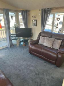 Pg50 PALM GROVE GOLDEN PALM CHAPEL ST LEONARD