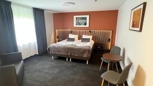 Comfort Triple Room with Shower room in Kompassen