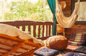 Jungle Treehouse w Ocean Sunset Views Fast WiFi