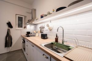 1BR Next to Metro Modern Comfort