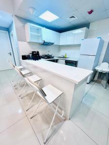 Vibrant Marina Retreat!